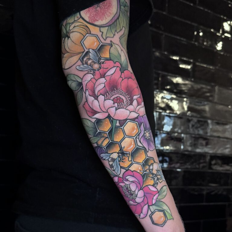 neotraditional beehive and peony rose tattoo by marloes lupker